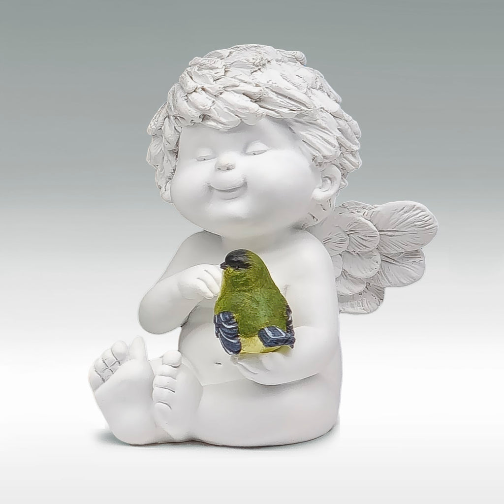 Igor mit Vogel  - sitzend mit Vögelchen auf dem Arm streicheln