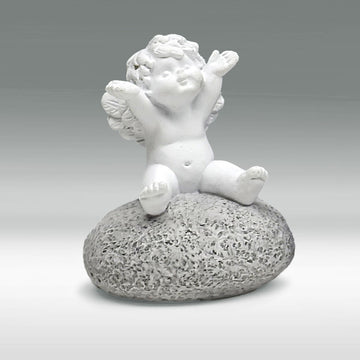 Igor auf Stein - jubelnd sitzend